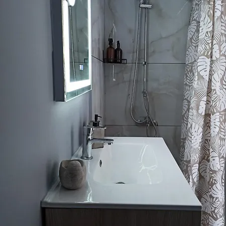 Paradise Apartment, Village