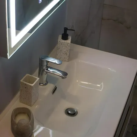 Paradise Apartment, Village Apartment